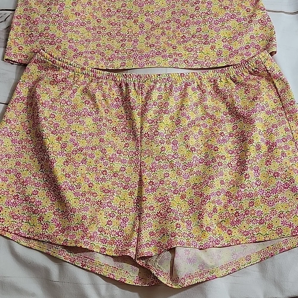 Kickback Kick Back 2000s Set Beautiful Floral Pink and Yellow 2 Piece Set Funky